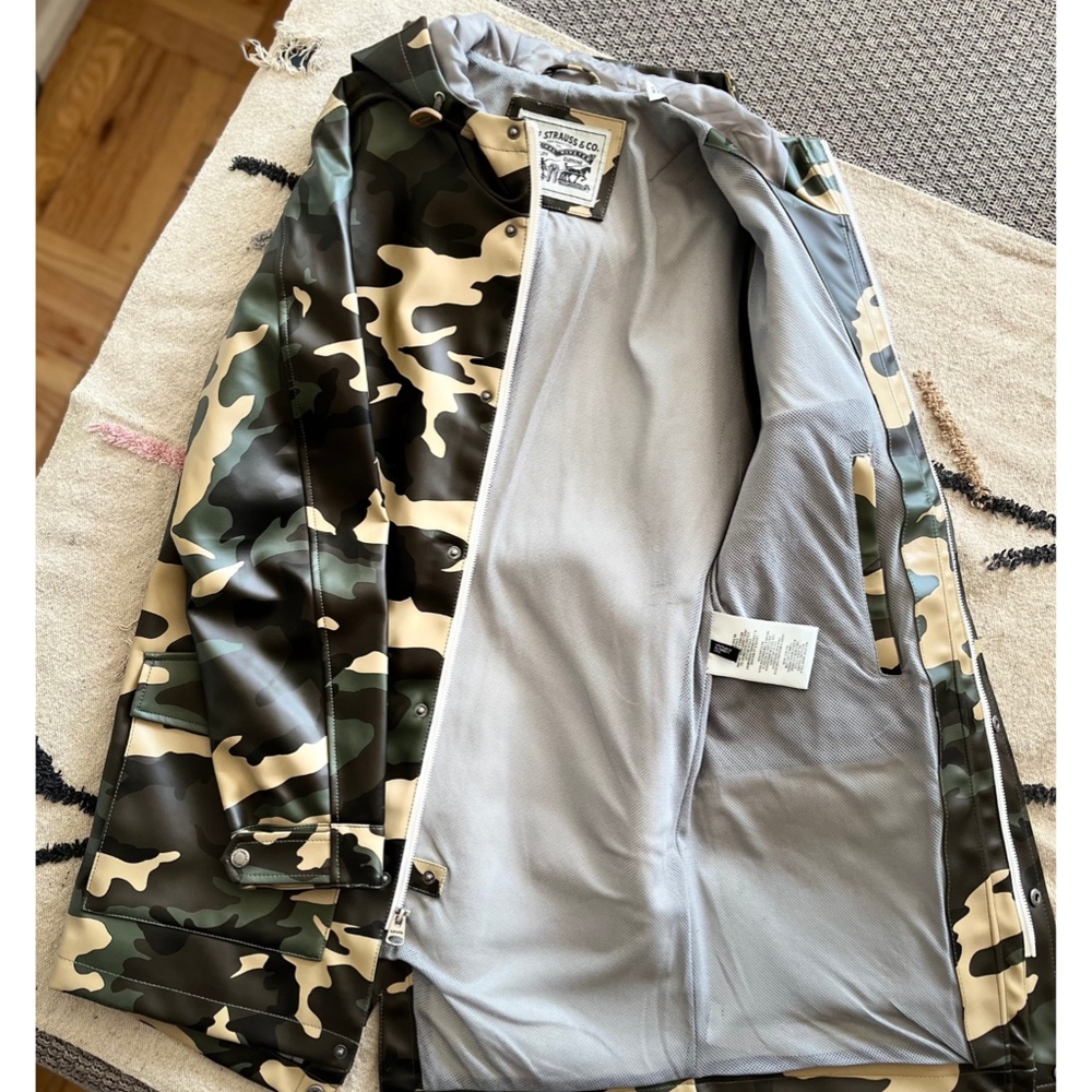 Men's Rain Jacket: Levi's Men's Rubberized Rain Parka Jacket, Camo, Small - Picture 5 of 11